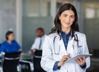 Jak przebiega operacja usunięcia zaćmy? operacja usunięcia zaćmy