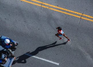 Ile zarabia operator zwyżki?