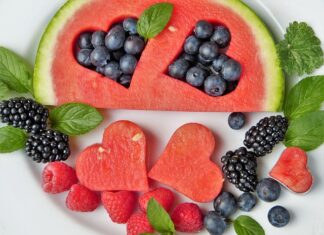 Jak usunąć stary klej z podsufitki?