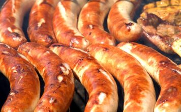 Czy na grillu gazowym piecze się na tackach? Czy na grillu gazowym piecze się na tackach?
