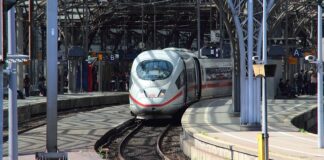 Czym odtłuścić podsufitkę w samochodzie?